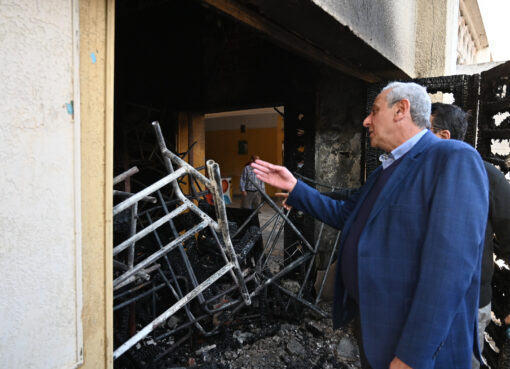 محافظ الغربية يعلن السيطرة على حريق مسرح مدرسة طنطا الزراعية دون إصابات