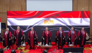 رئيس جامعة طنطا يشهد تخرج الدفعة 52 لطلاب البكالوريوس والدفعة 44 من الدراسات العليا بكلية التجارة