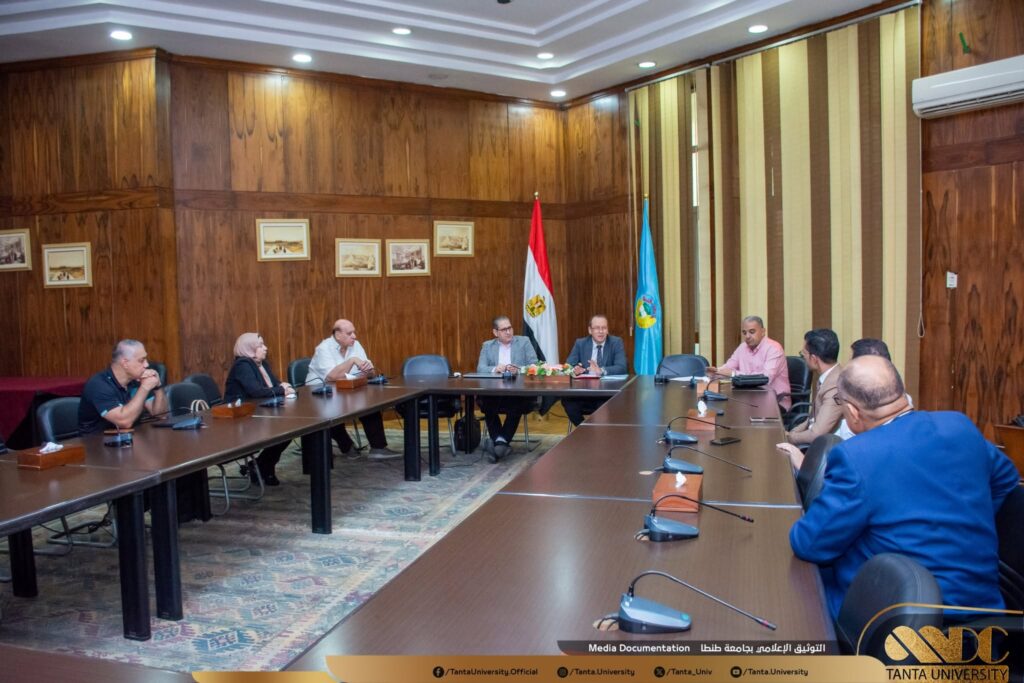 برئاسة الدكتور السيد العجوز.. اجتماع مجلس إدارة مركز رعاية الموهوبين والنوابغ بجامعة طنطا 